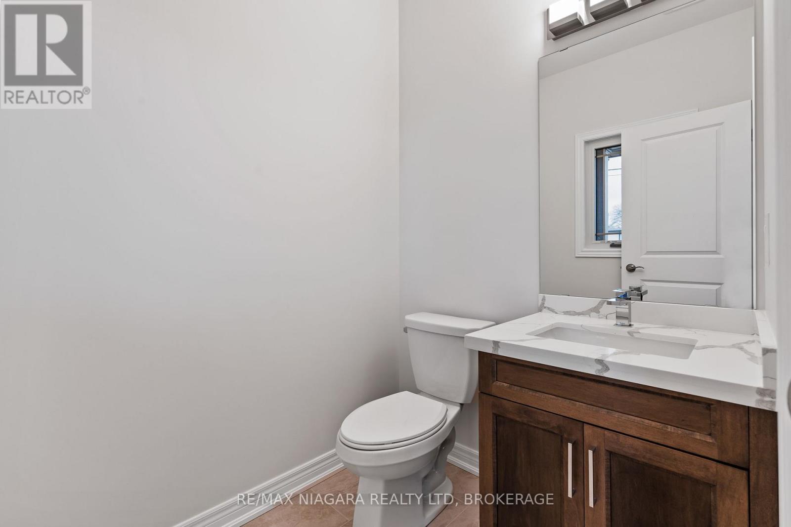 B - 427 VINE STREET, St. Catharines (Vine/Linwell), Ontario, L2M3S6 — Photo 3