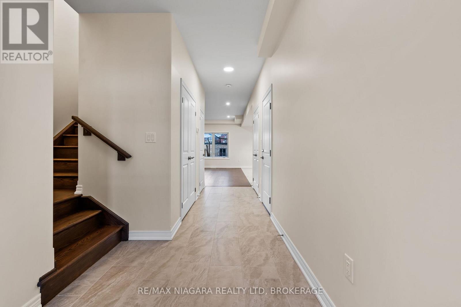 B - 427 VINE STREET, St. Catharines (Vine/Linwell), Ontario, L2M3S6 — Photo 4