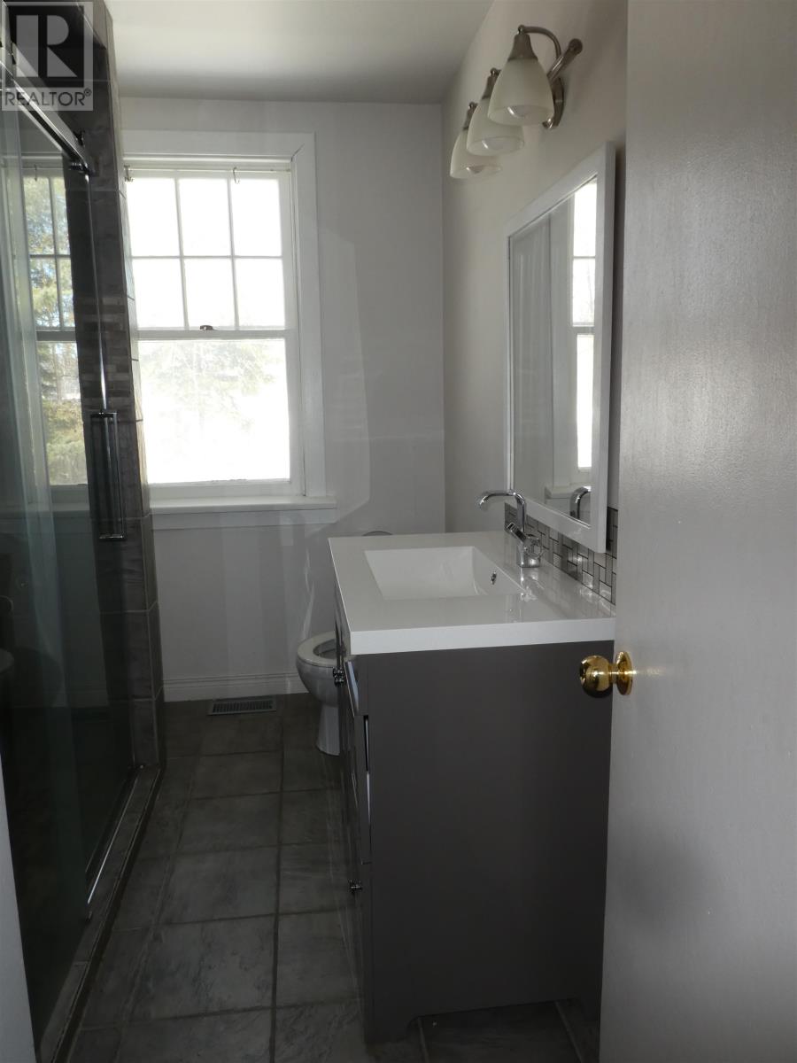 102 Cedar CRES, Longlac, Ontario, P0T2A0 — Photo 12