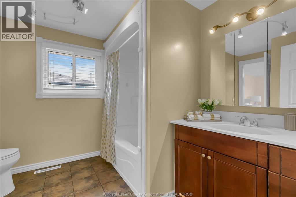 386 WOODRIDGE, Tecumseh, Ontario, N8N3A8 — Photo 20