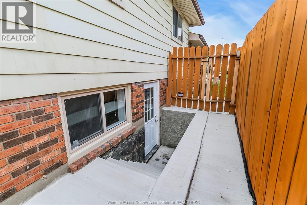 386 WOODRIDGE, Tecumseh, Ontario, N8N3A8 — Photo 37