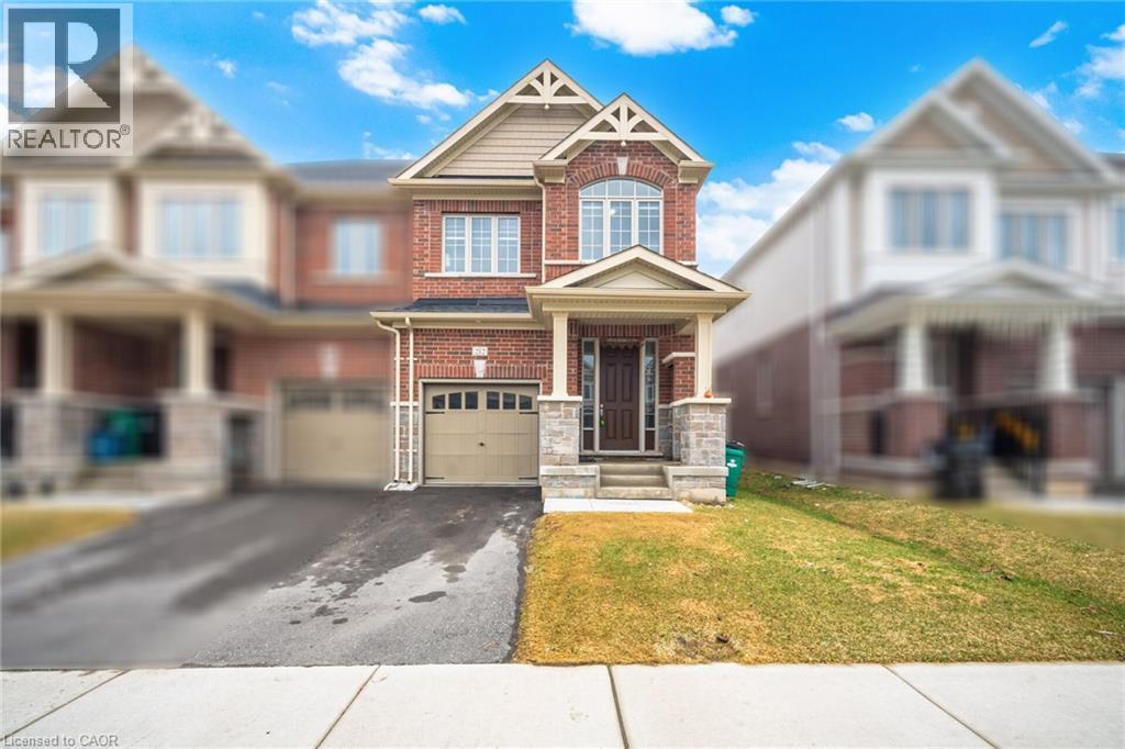 212 BROADACRE Drive, Kitchener, Ontario, N2R0S6 — Photo 2
