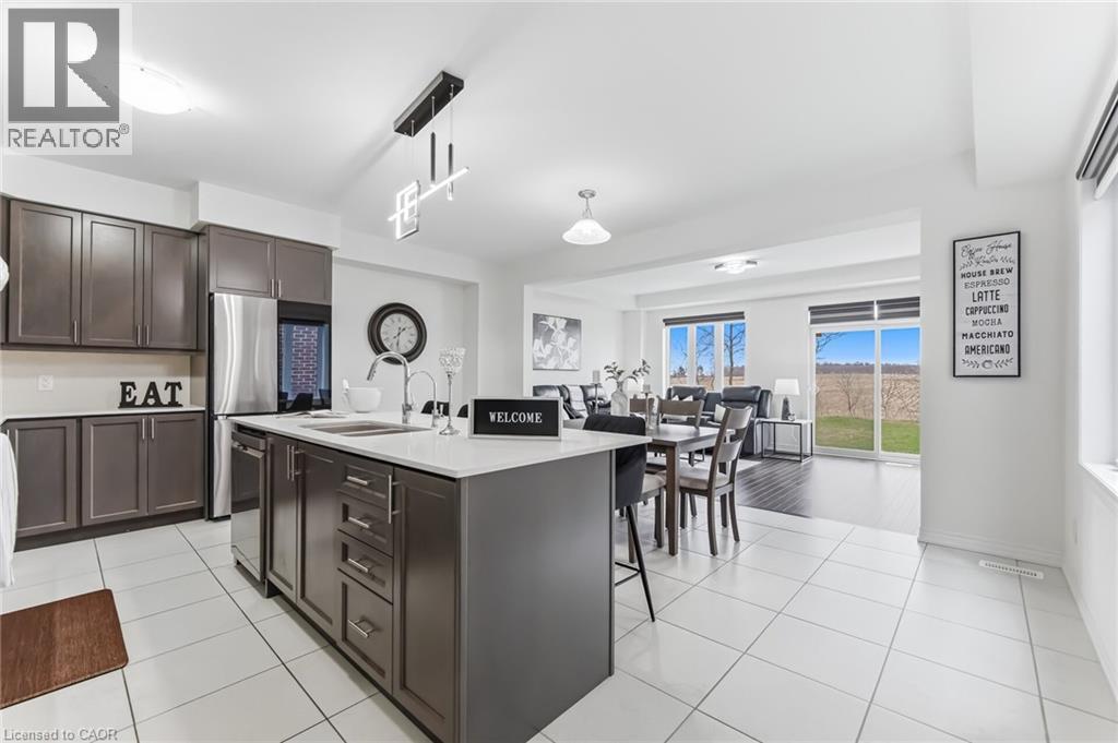 212 BROADACRE Drive, Kitchener, Ontario, N2R0S6 — Photo 6