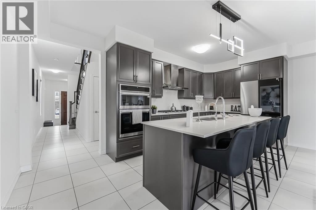 212 BROADACRE Drive, Kitchener, Ontario, N2R0S6 — Photo 7