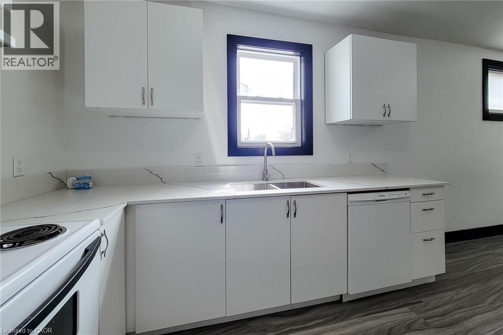 98 WELLAND Street N, Thorold, Ontario, L2V2C1 — Photo 19