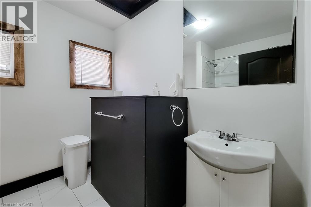 98 WELLAND Street N, Thorold, Ontario, L2V2C1 — Photo 26
