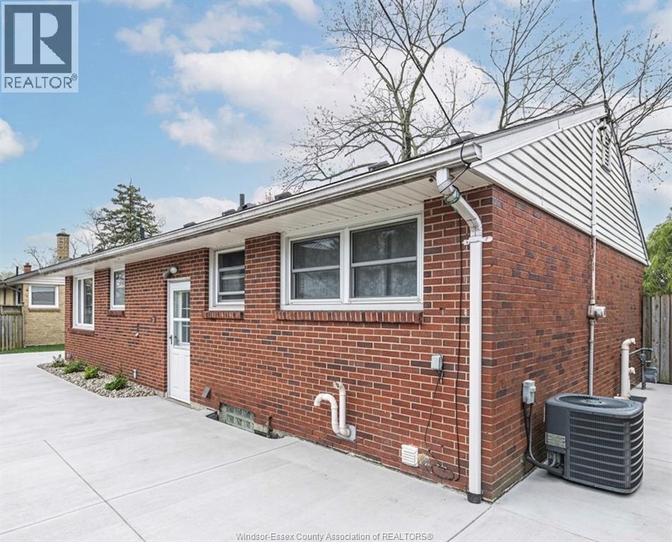 3446 MARK, Windsor, Ontario, N9E2X4 — Photo 44