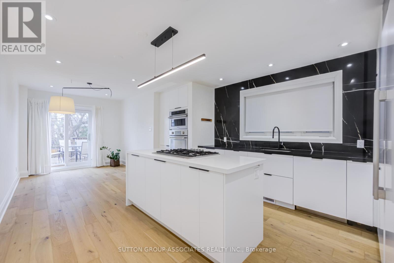 UPPER - 422 RUSHTON ROAD, Toronto (Humewood-Cedarvale), Ontario, M6C2Y3 — Photo 14