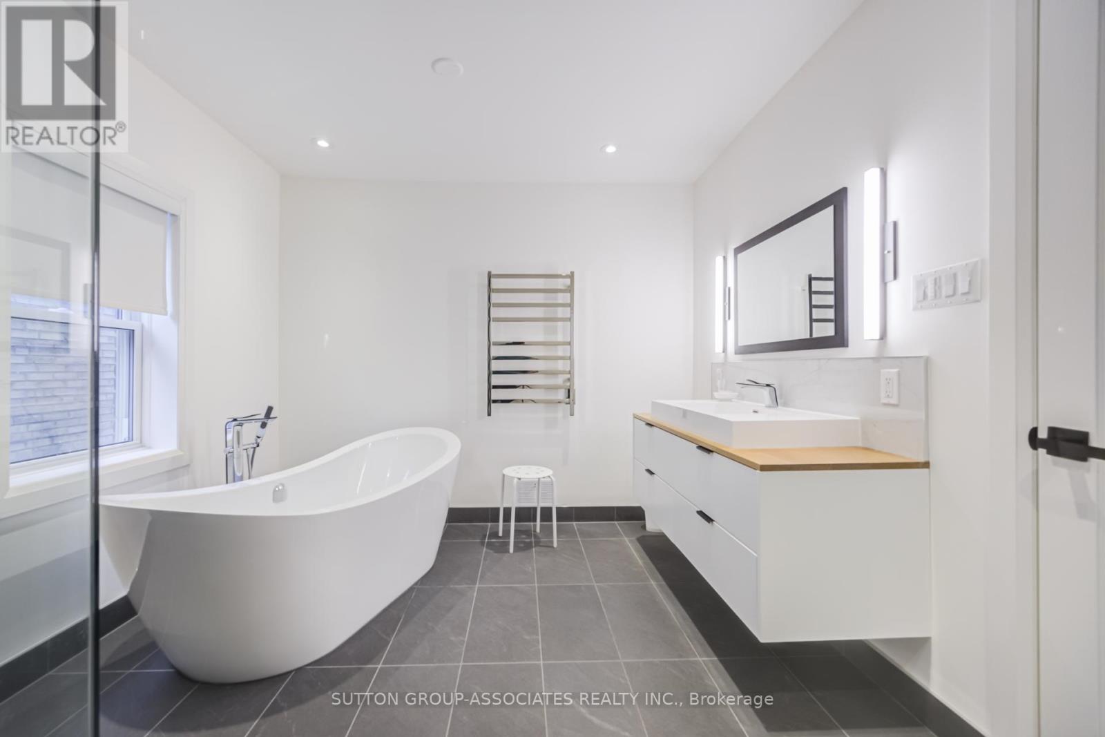 UPPER - 422 RUSHTON ROAD, Toronto (Humewood-Cedarvale), Ontario, M6C2Y3 — Photo 32