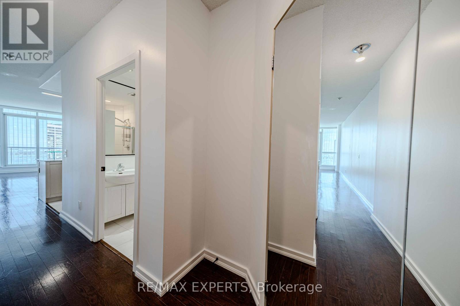 2905 - 8 YORK STREET, Toronto (Waterfront Communities), Ontario, M5J2Y2 — Photo 28