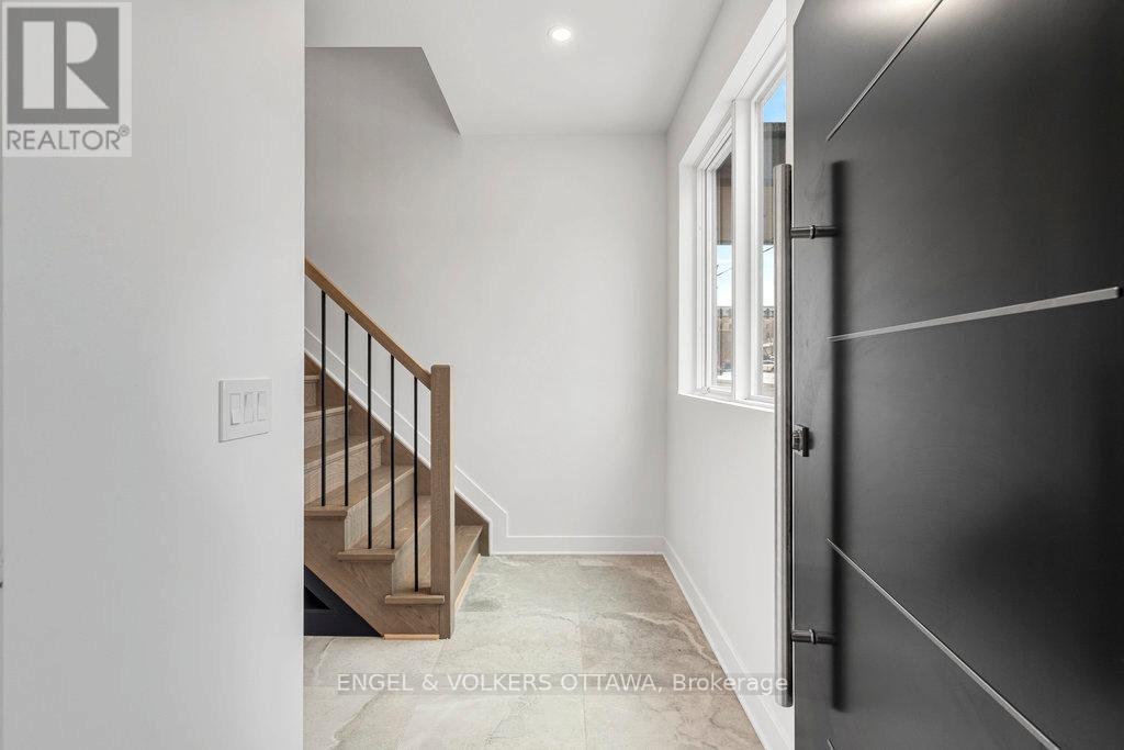 69 PARENT AVENUE, Ottawa, Ontario, K1N0E6 — Photo 2