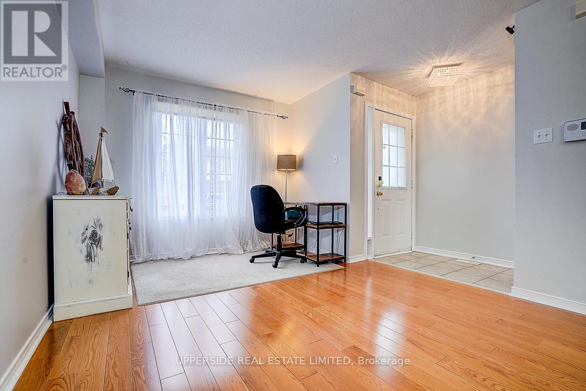 274 FLAGSTONE WAY, Newmarket (Woodland Hill), Ontario, L3X2Y1 — Photo 4