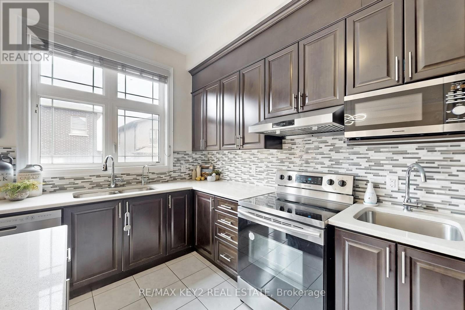 10 LYLE WAY, Brampton (Northwest Brampton), Ontario, L6X5P8 — Photo 19