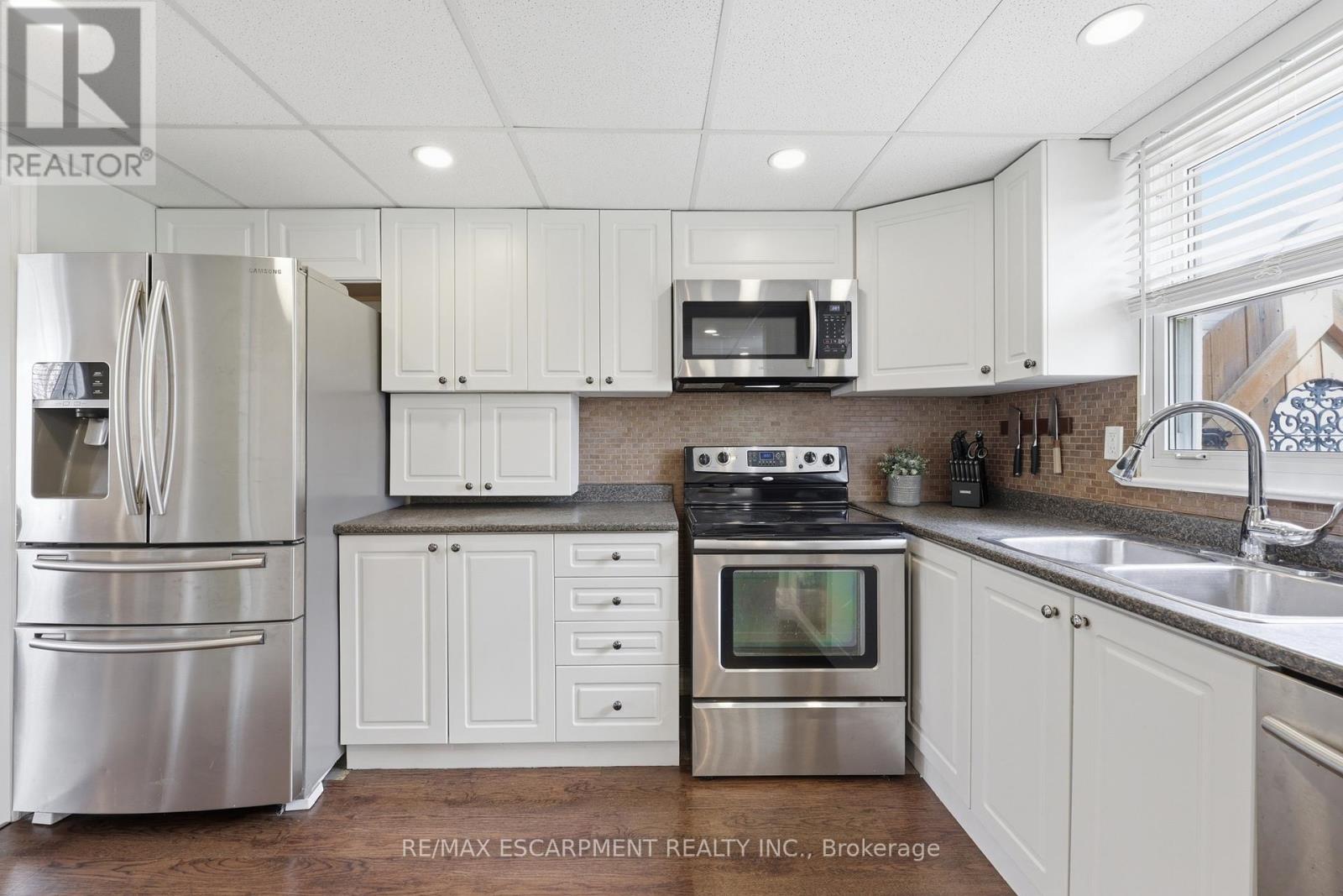 2074 CHURCHILL AVENUE, Burlington (Freeman), Ontario, L7R3T7 — Photo 10