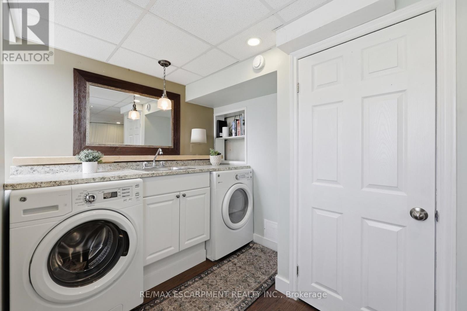 2074 CHURCHILL AVENUE, Burlington (Freeman), Ontario, L7R3T7 — Photo 12