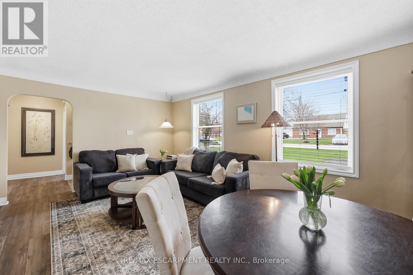 2074 CHURCHILL AVENUE, Burlington (Freeman), Ontario, L7R3T7 — Photo 6