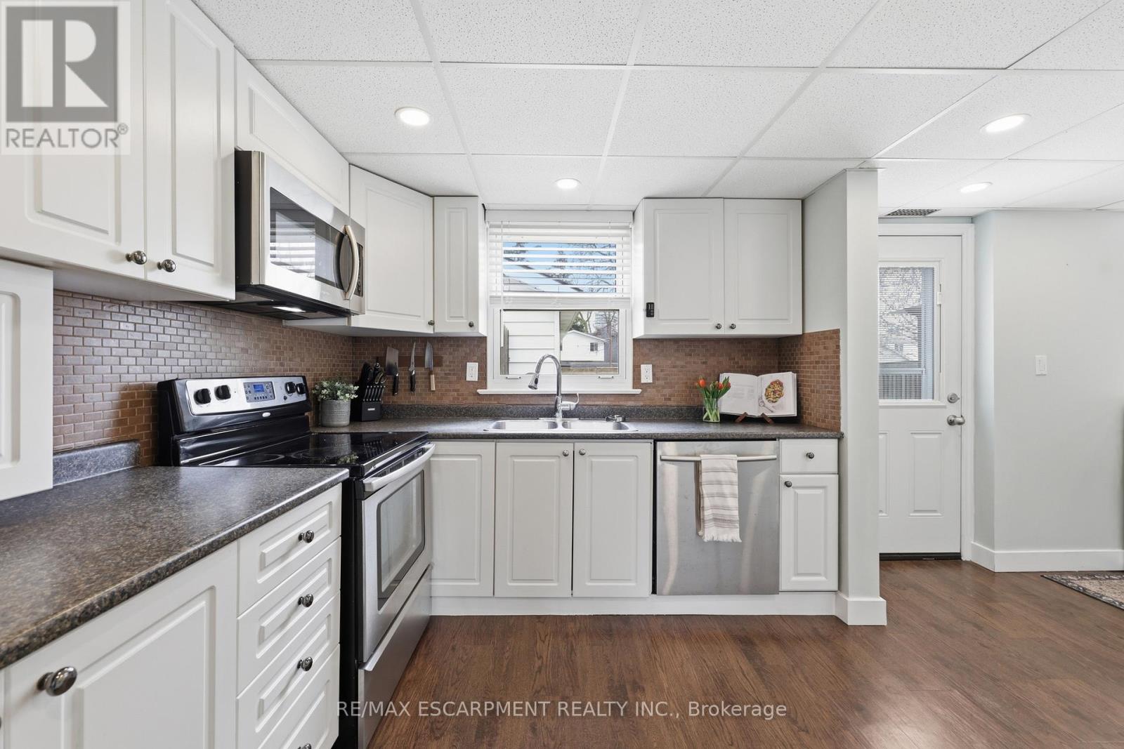 2074 CHURCHILL AVENUE, Burlington (Freeman), Ontario, L7R3T7 — Photo 8