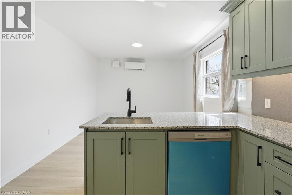 1110 CANNON Street E Unit# B, Hamilton, Ontario, L8L2J6 — Photo 4