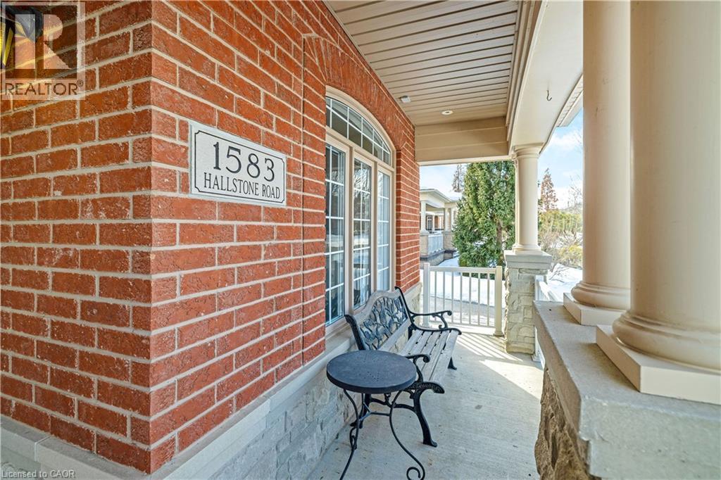 1583 HALLSTONE Road, Brampton, Ontario, L6Y5K8 — Photo 4