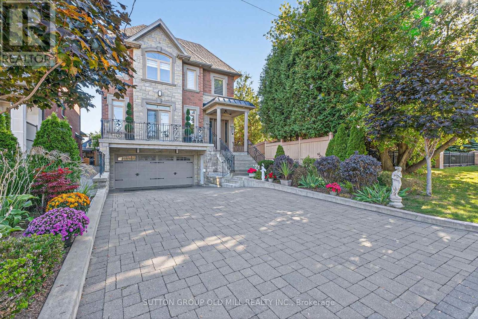 7 COUSINS DRIVE, Aurora (Aurora Village), Ontario, L4G1B2 — Photo 2