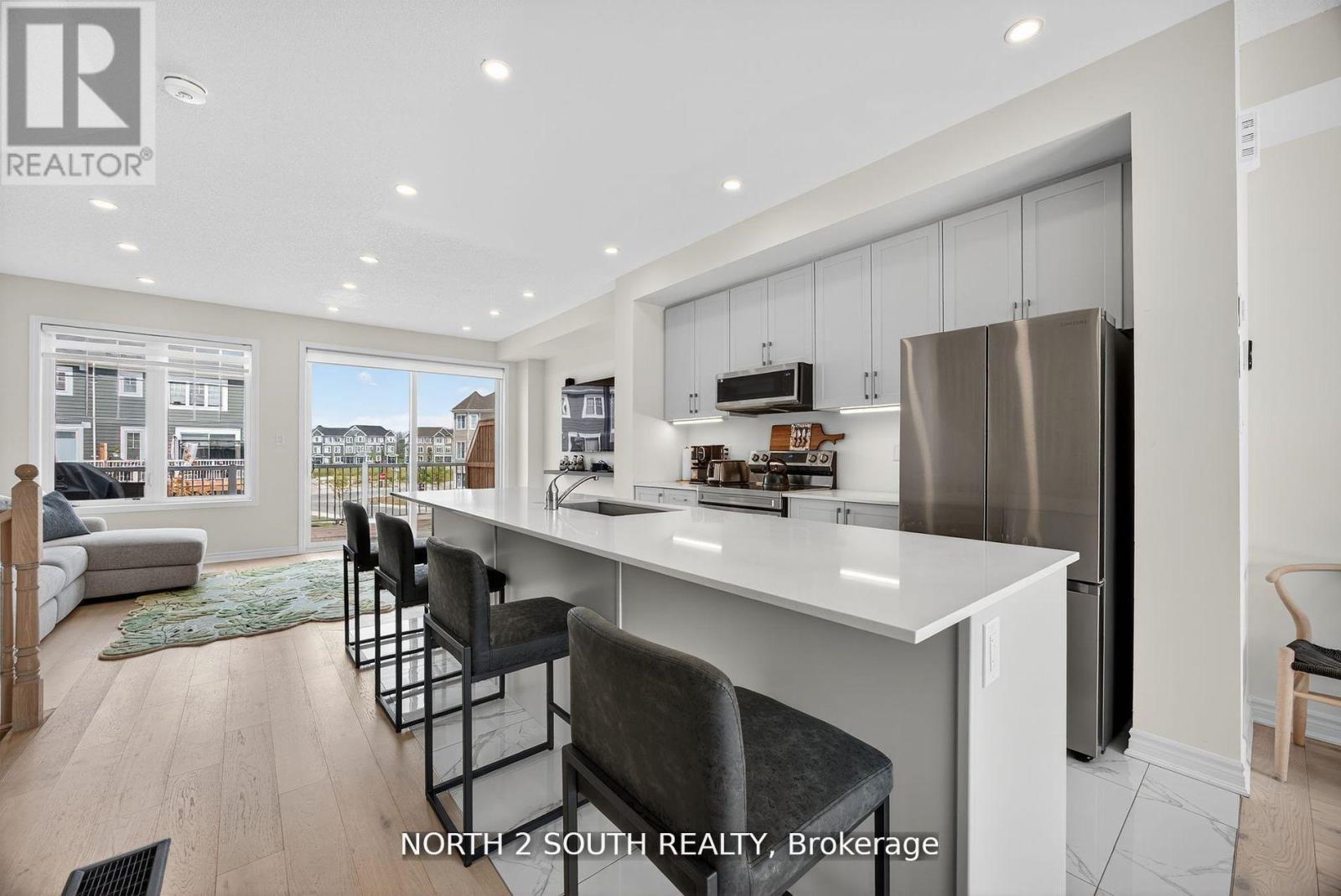 24 ABBY DRIVE, Wasaga Beach, Ontario, L9Z0K2 — Photo 3