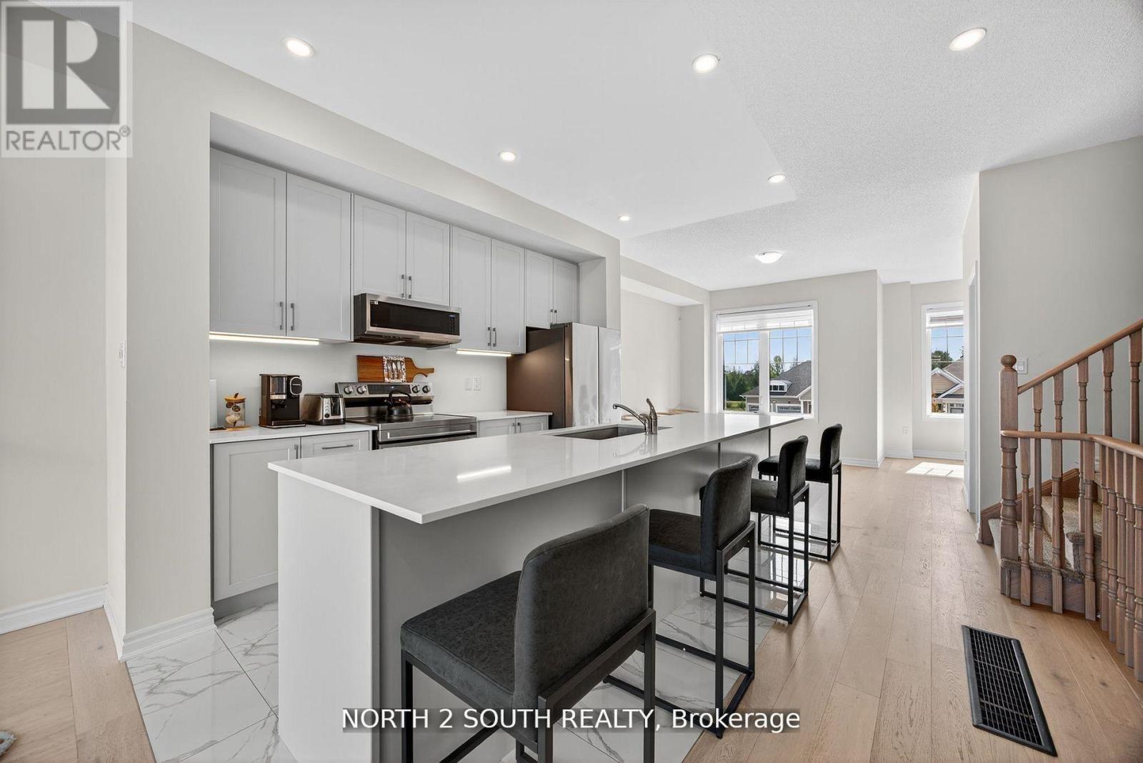 24 ABBY DRIVE, Wasaga Beach, Ontario, L9Z0K2 — Photo 4