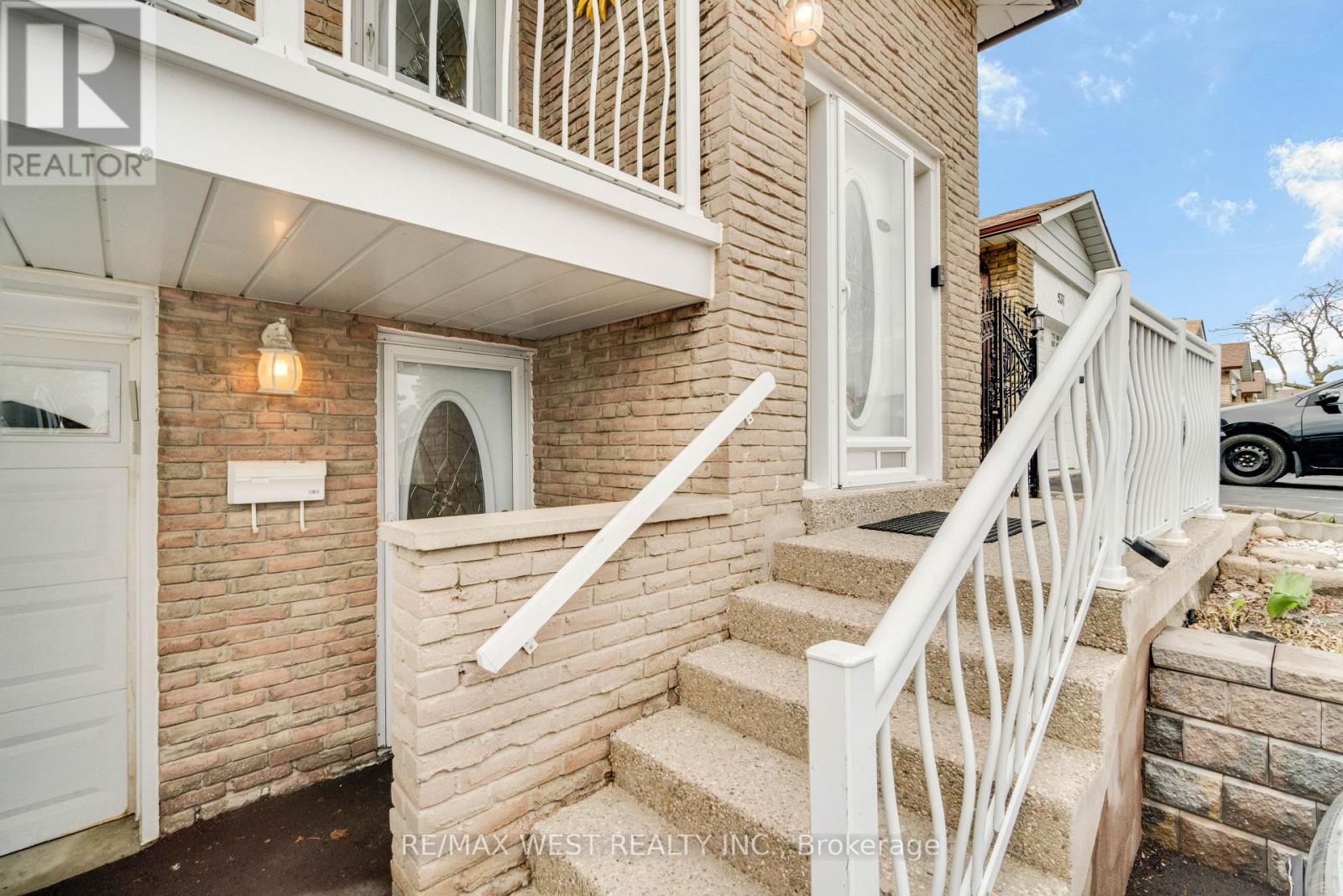 941 STAINTON DRIVE, Mississauga (Erindale), Ontario, L5C1G2 — Photo 3