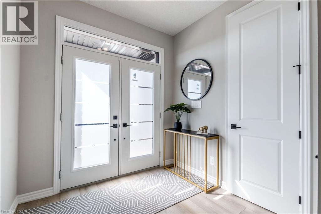 119 LANGRIDGE Way, Cambridge, Ontario, N1S5B9 — Photo 2