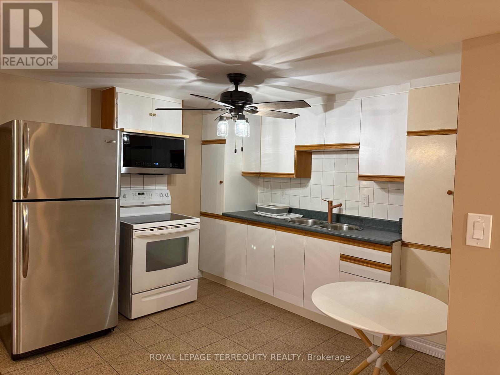 60 PYNFORD CRESCENT, Toronto (Parkwoods-Donalda), Ontario, M3A1W8 — Photo 3