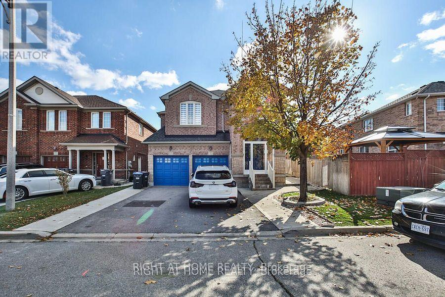 3 SILVERBELL COURT, Brampton (Fletcher's Meadow), Ontario, L7A3V3 — Photo 2