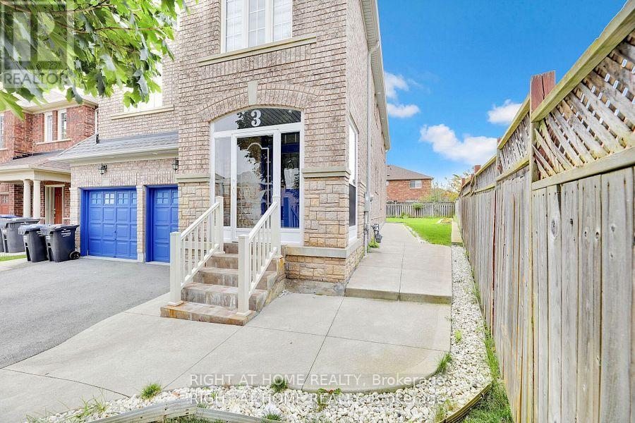 3 SILVERBELL COURT, Brampton (Fletcher's Meadow), Ontario, L7A3V3 — Photo 4