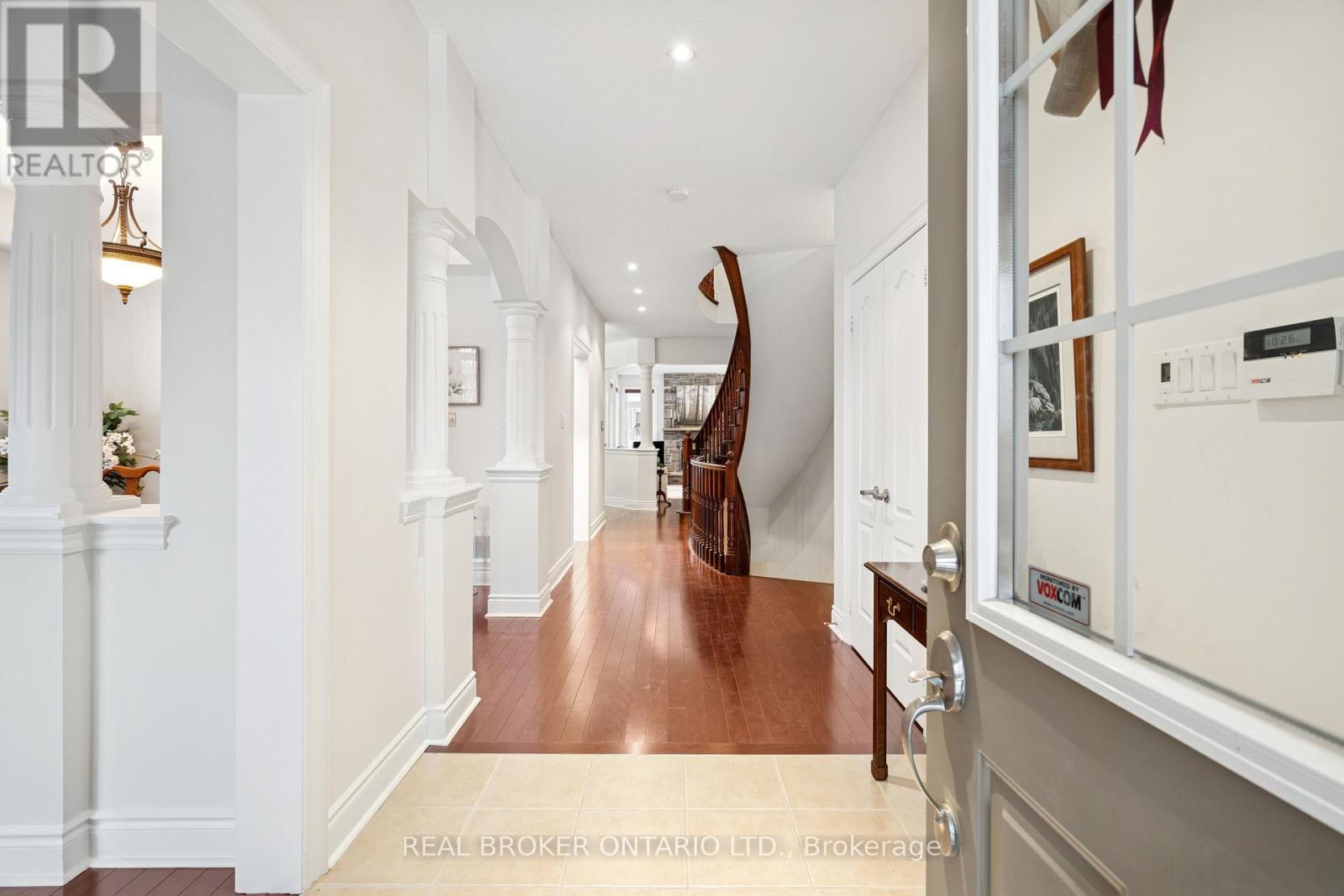 1583 HALLSTONE ROAD, Brampton (Bram West), Ontario, L6Y5K8 — Photo 6