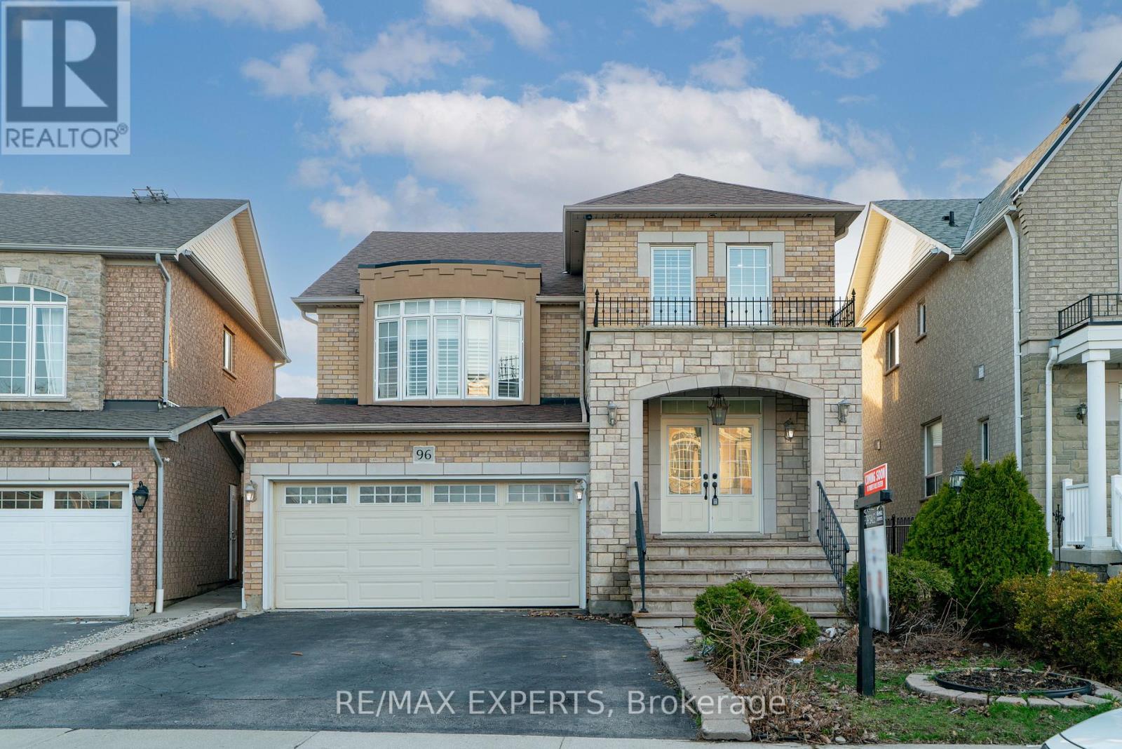 96 SEDGEWICK CIRCLE, Brampton (Fletcher's Meadow), Ontario, L7A2P6 — Photo 2