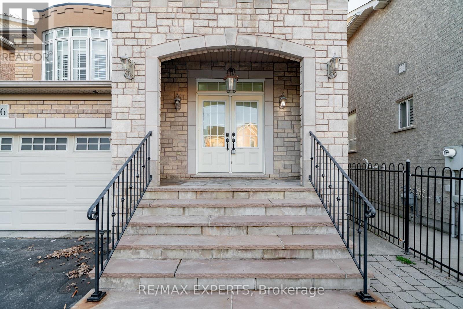 96 SEDGEWICK CIRCLE, Brampton (Fletcher's Meadow), Ontario, L7A2P6 — Photo 3