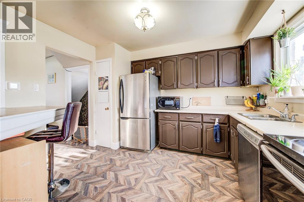 71 SHADELAND Crescent, Kitchener, Ontario, N2M2J1 — Photo 13