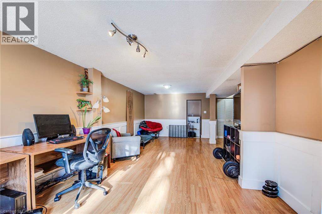 71 SHADELAND Crescent, Kitchener, Ontario, N2M2J1 — Photo 29