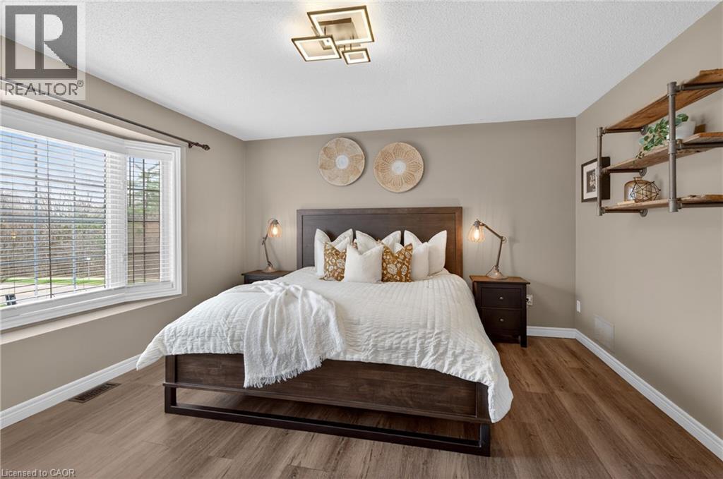 4138 MEDLAND Drive, Burlington, Ontario, L7M4Z8 — Photo 8