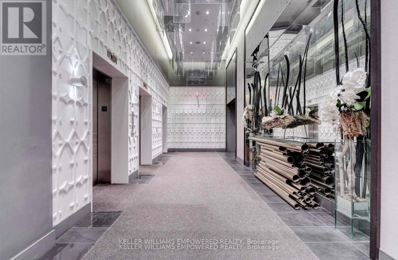 705 - 32 DAVENPORT ROAD E, Toronto (Annex), Ontario, M5R0B5 — Photo 9