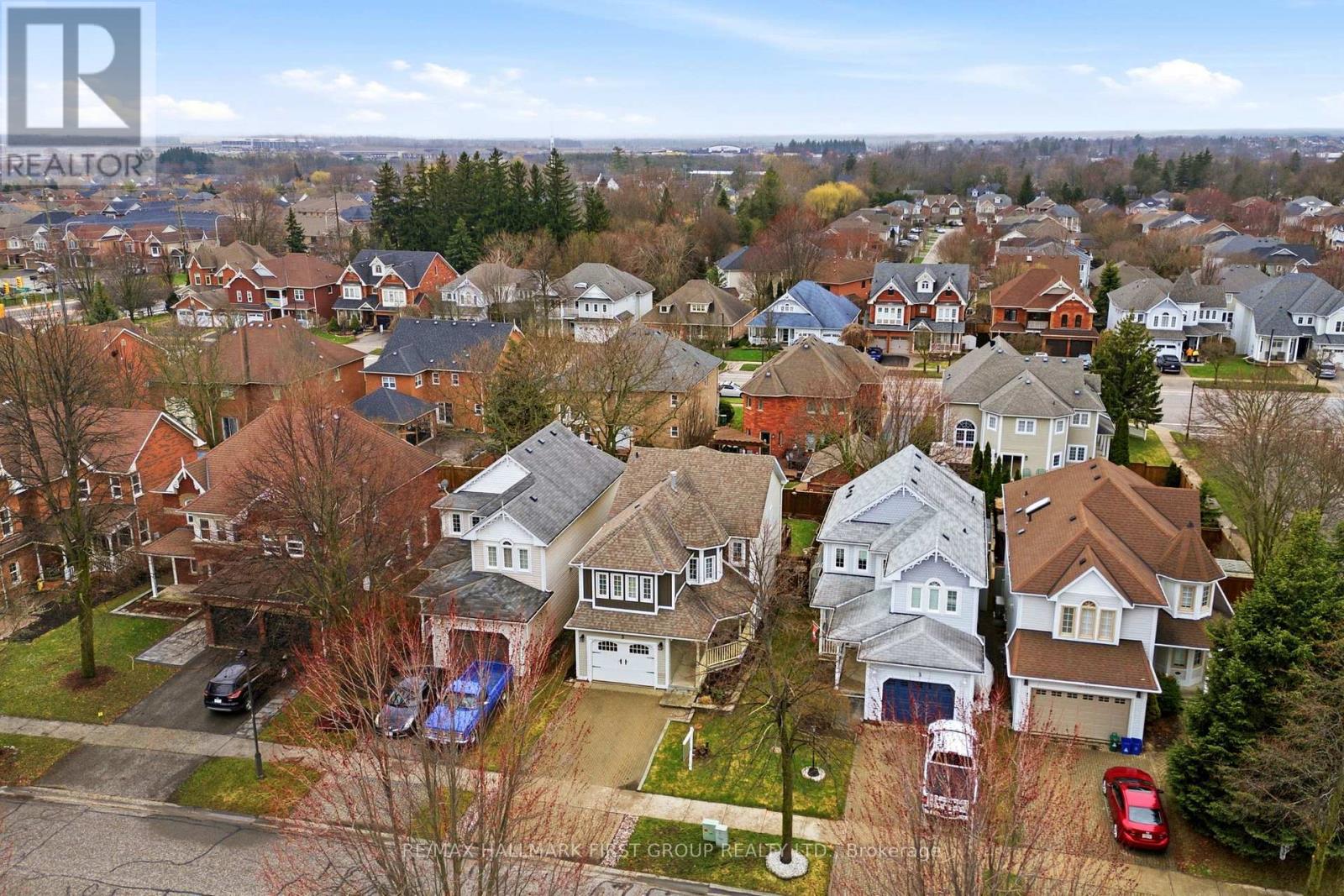 5 KNOX CRESCENT, Whitby (Brooklin), Ontario, L1M1C8 — Photo 2