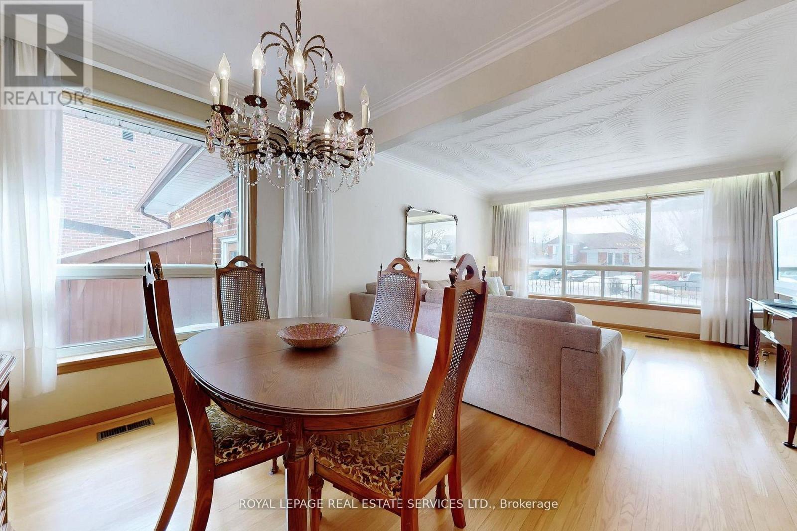 167 CORNELIUS PARKWAY, Toronto (Maple Leaf), Ontario, M6L2K8 — Photo 12