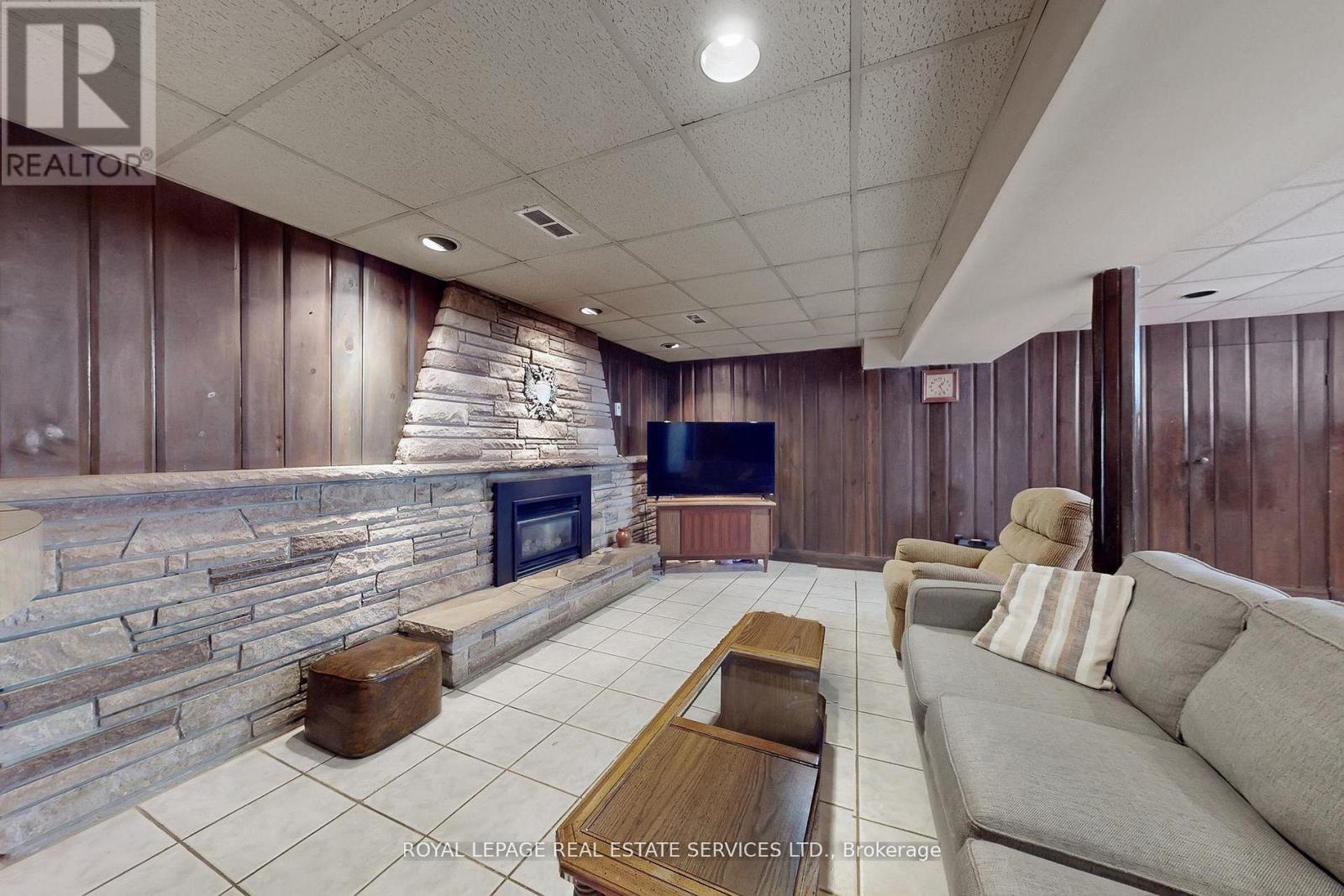 167 CORNELIUS PARKWAY, Toronto (Maple Leaf), Ontario, M6L2K8 — Photo 22