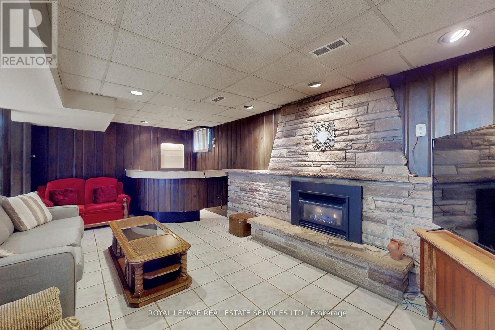 167 CORNELIUS PARKWAY, Toronto (Maple Leaf), Ontario, M6L2K8 — Photo 24