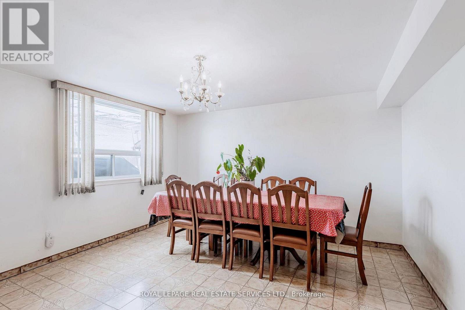 167 CORNELIUS PARKWAY, Toronto (Maple Leaf), Ontario, M6L2K8 — Photo 25