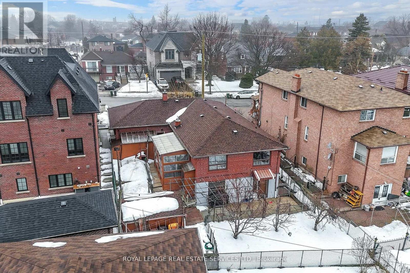 167 CORNELIUS PARKWAY, Toronto (Maple Leaf), Ontario, M6L2K8 — Photo 29