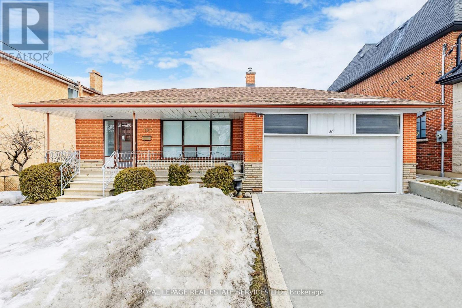 167 CORNELIUS PARKWAY, Toronto (Maple Leaf), Ontario, M6L2K8 — Photo 4