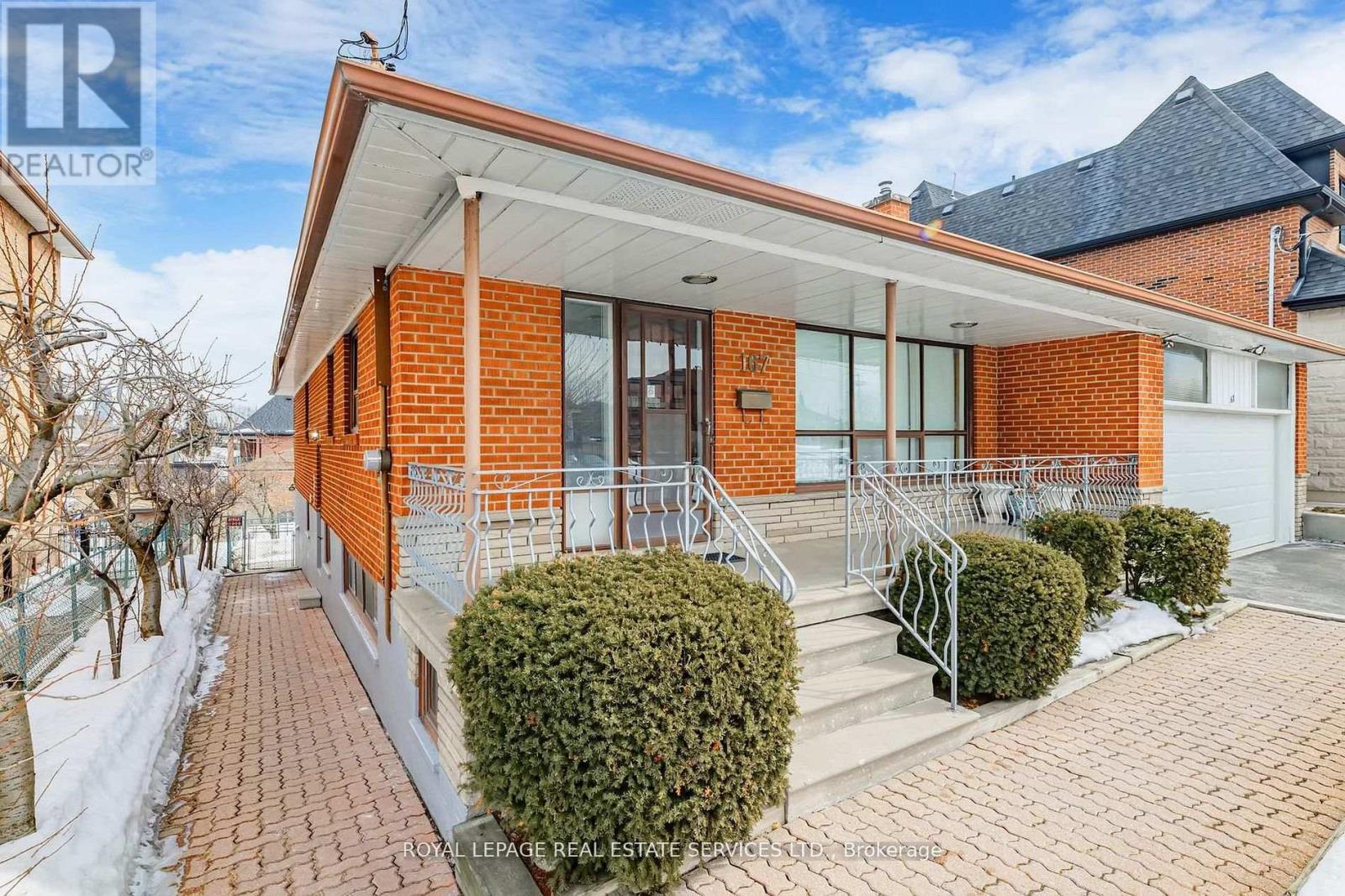 167 CORNELIUS PARKWAY, Toronto (Maple Leaf), Ontario, M6L2K8 — Photo 5