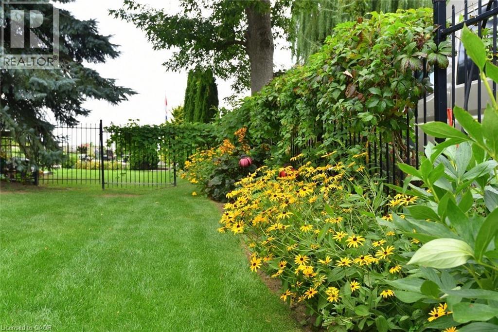 97 SUNVALE Place Unit# 5, Stoney Creek, Ontario, L8E4Z7 — Photo 32