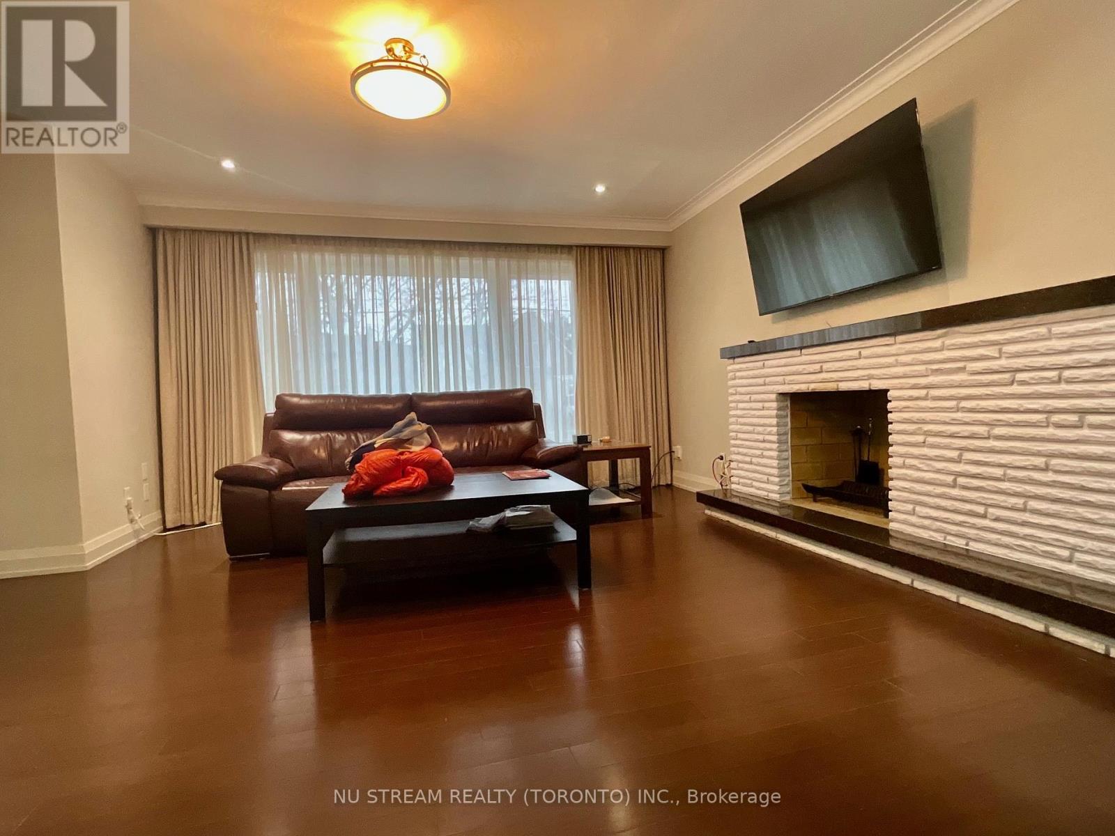 UPPER - 260 FISHERVILLE ROAD, Toronto (Westminster-Branson), Ontario, M2R3C5 — Photo 3