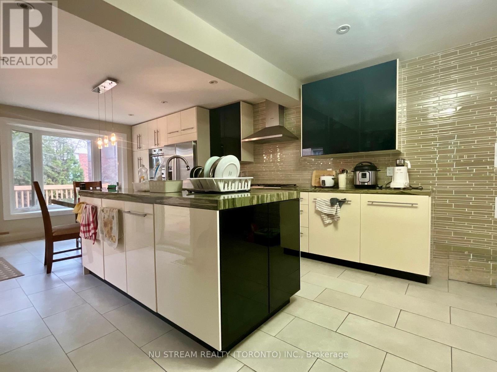 UPPER - 260 FISHERVILLE ROAD, Toronto (Westminster-Branson), Ontario, M2R3C5 — Photo 5