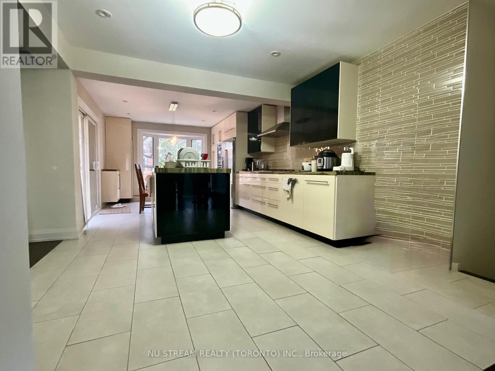 UPPER - 260 FISHERVILLE ROAD, Toronto (Westminster-Branson), Ontario, M2R3C5 — Photo 6